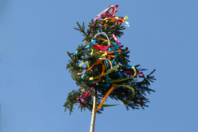 geschmückter Maibaum