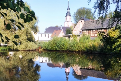 Blick auf Kirche in Waldsachen