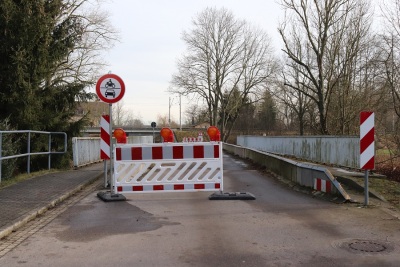 Die gesperrte Brücke über die Pleiße im Nobitzer Ortsteil Kotteritz.