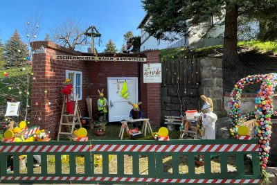Zschernscher Haser-Handwerker am Osterbrunnen