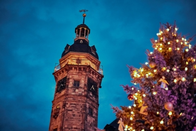 Rathausturm Altenburg mit Weihnachtsbaum