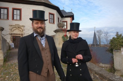 Lorenz Heller und Franziska Huberty begrüßten 2025 zum Advent im Salon