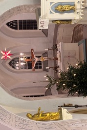 Weihnachtlich geschmückte Kirche Bornshain 