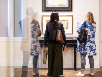 Personen in der Ausstellung