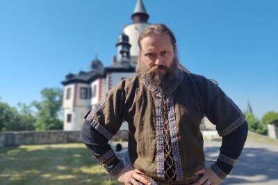 Lorenz Heller von der Gefolgschaft zu Posterstein spielte den wütenden Burgherrn für ein kleines Werbevideo für das Sommerferien-Rätsel.