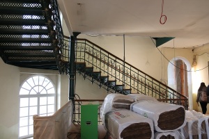 Das historische Treppenhaus, eine Gusskonstruktion mit Holzstufen, wird erhalten bleiben.