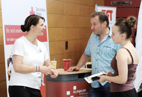 Susanne Steinmetz vom Klinikum Altenburger Land im Gespräch.